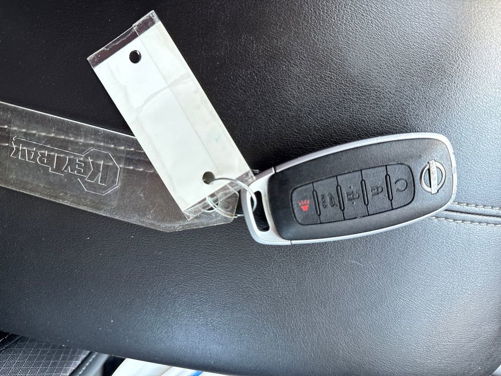 Used 2025 Nissan Pathfinder SV image 35