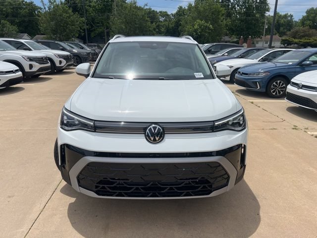New 2026 Volkswagen Taos SEL AWD/4WD image 2