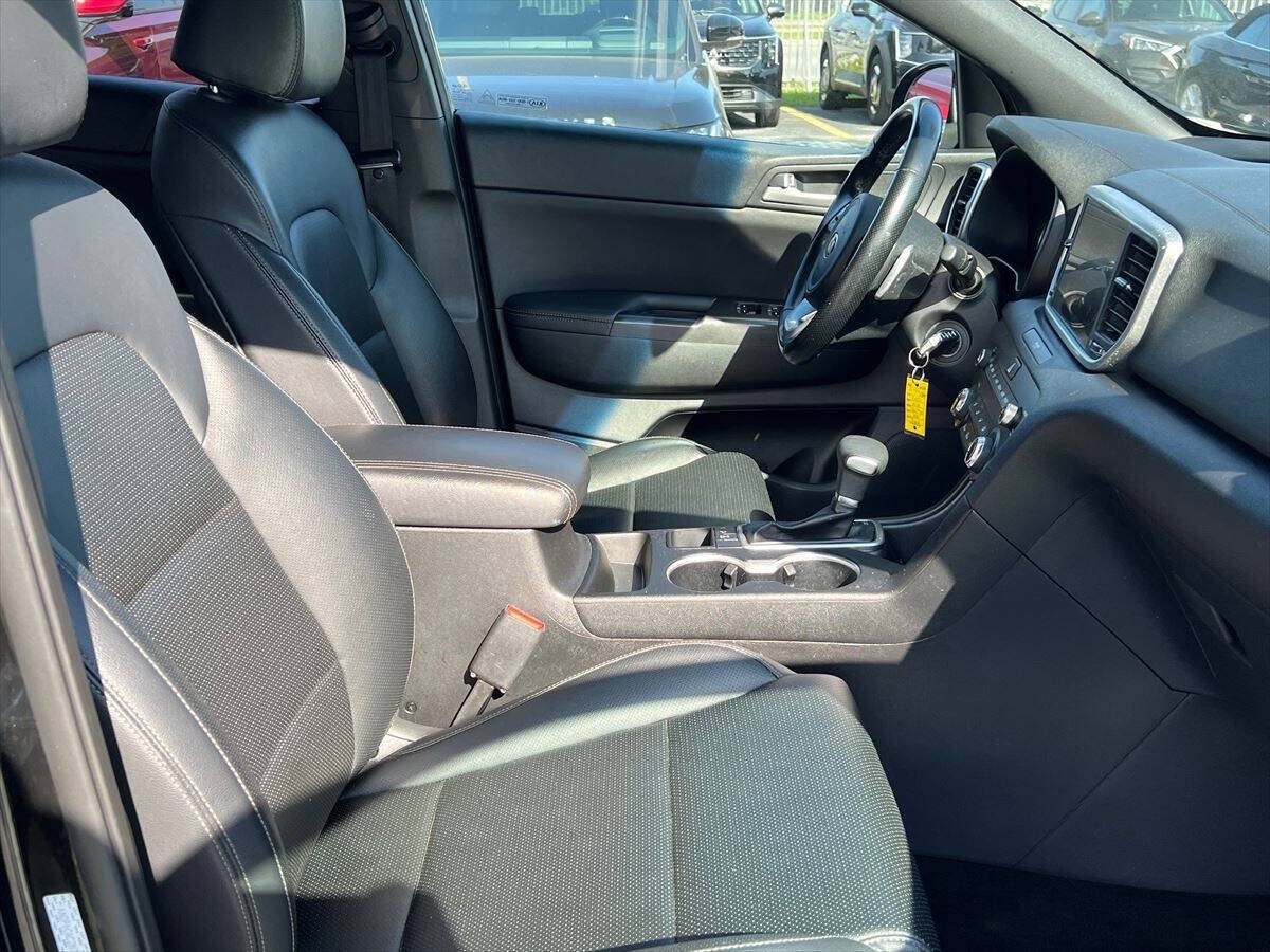 Used 2022 Kia Sportage Nightfall Edition AWD/4WD image 8