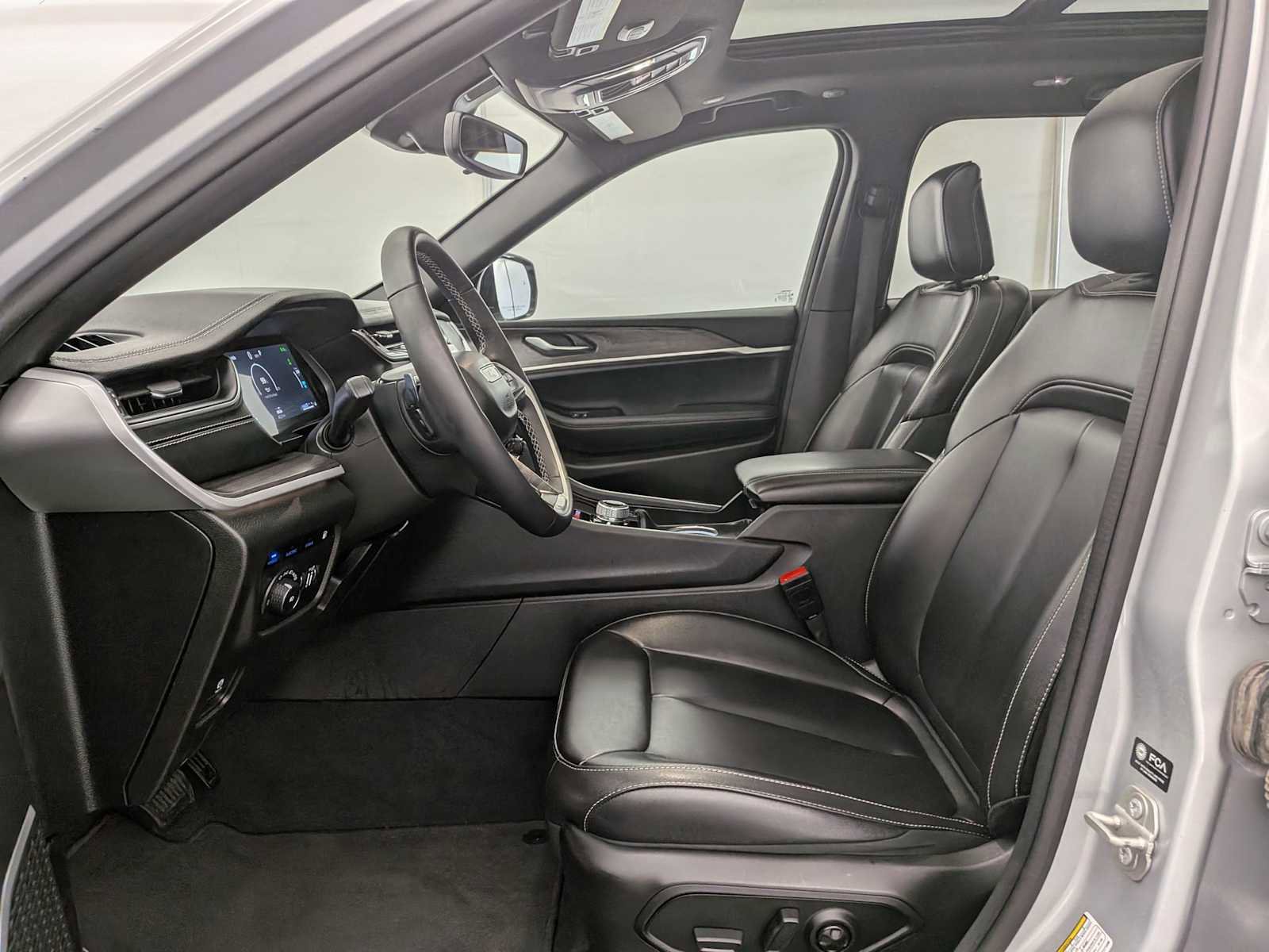 Used 2024 Jeep Grand Cherokee Limited 4xe image 19