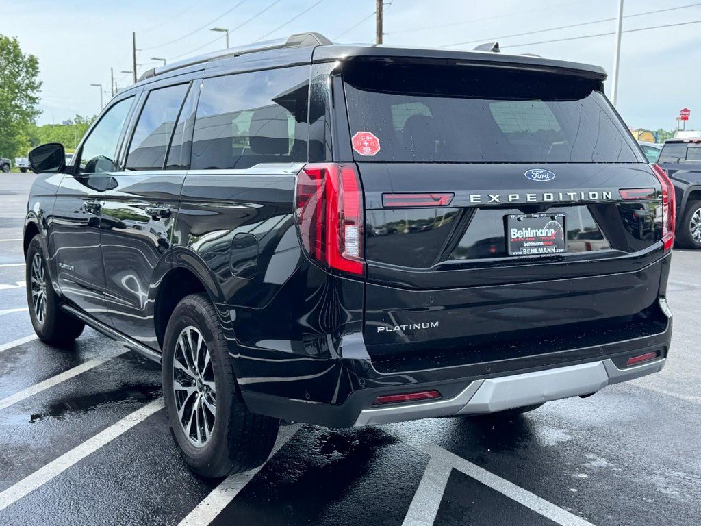 Used 2025 Ford Expedition Platinum AWD/4WD image 8