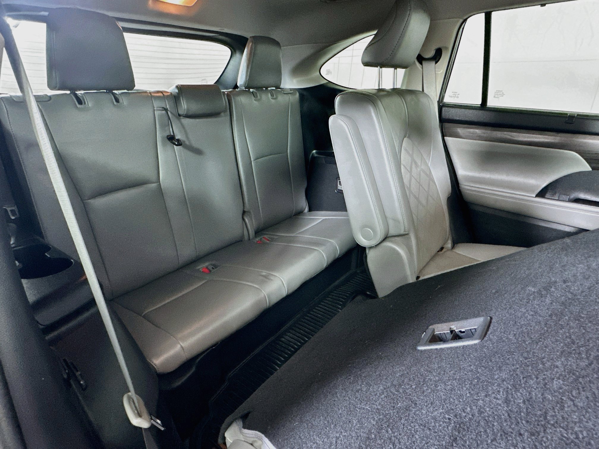 Used 2022 Toyota Highlander Platinum AWD/4WD image 27