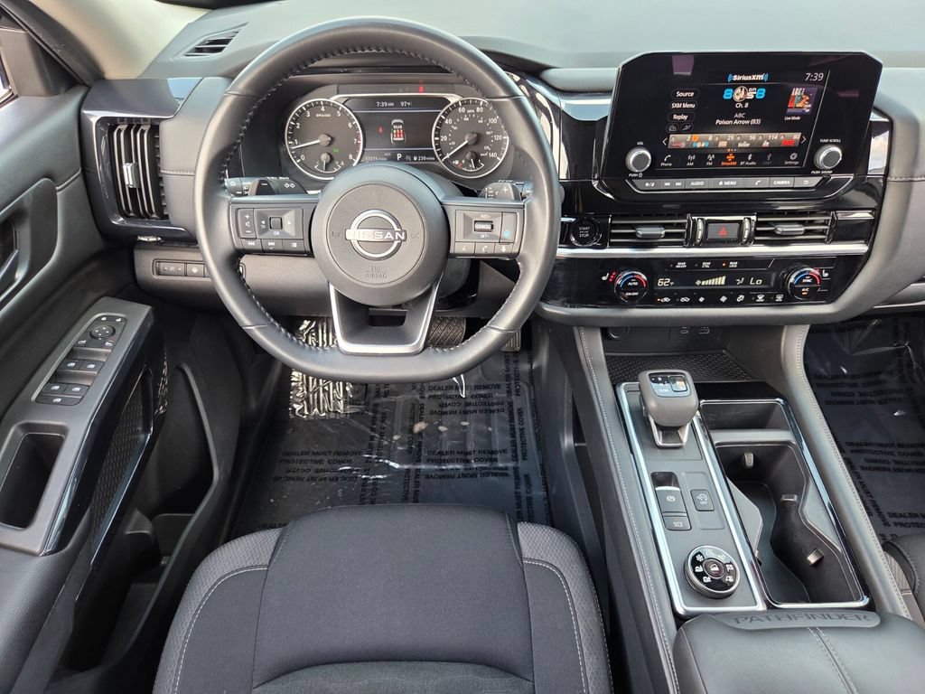 Used 2025 Nissan Pathfinder SV AWD/4WD image 13