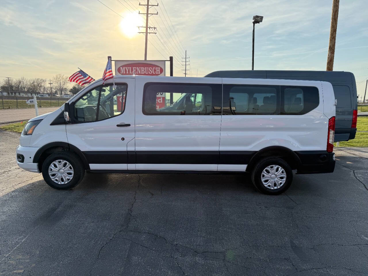Used 2024 Ford Transit 350 XLT image 2