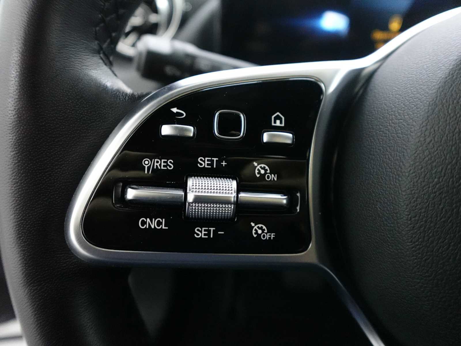 Used 2023 Mercedes-Benz GLA 250 4MATIC image 17