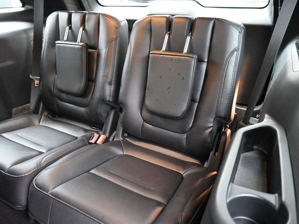 Used 2018 Ford Explorer XLT w/ Equipment Group 202A image 16
