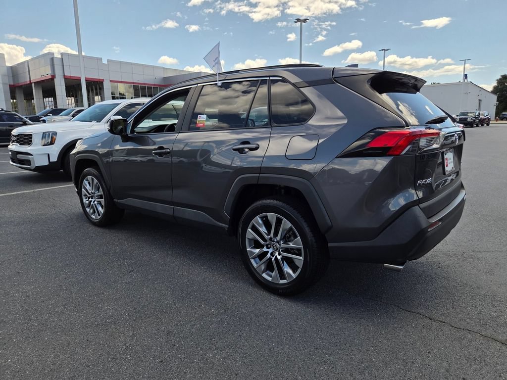 Certified 2022 Toyota RAV4 XLE Premium FWD image 9
