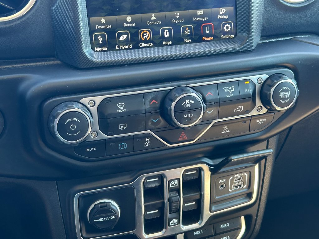 Used 2022 Jeep Wrangler Unlimited Sahara AWD/4WD image 34