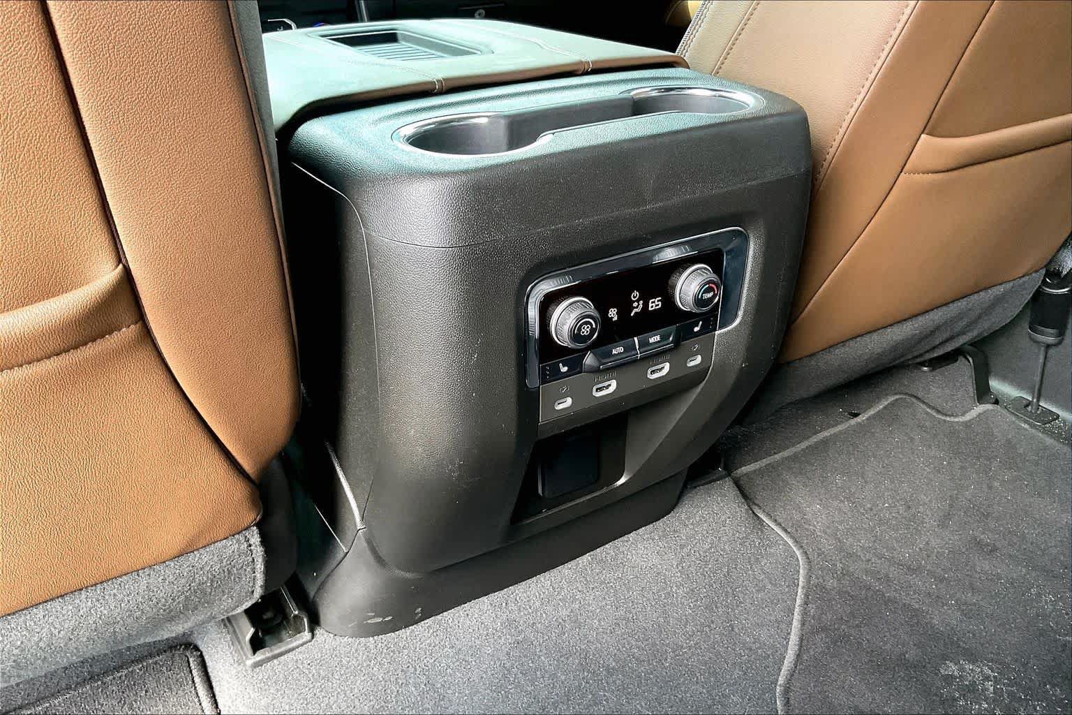 Used 2023 Chevrolet Tahoe High Country AWD/4WD image 34