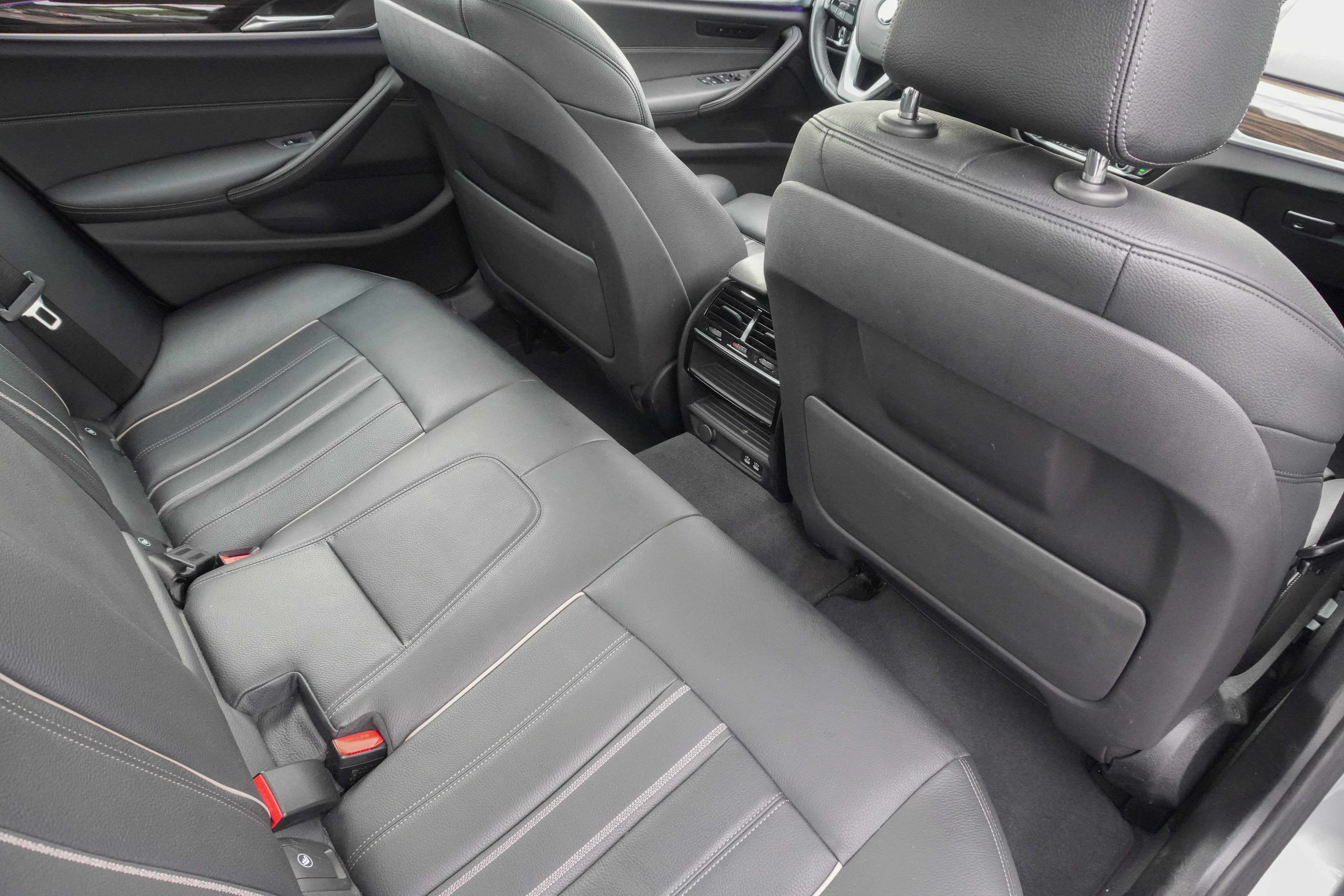 Used 2020 BMW 530i w/ Convenience Package RWD image 32