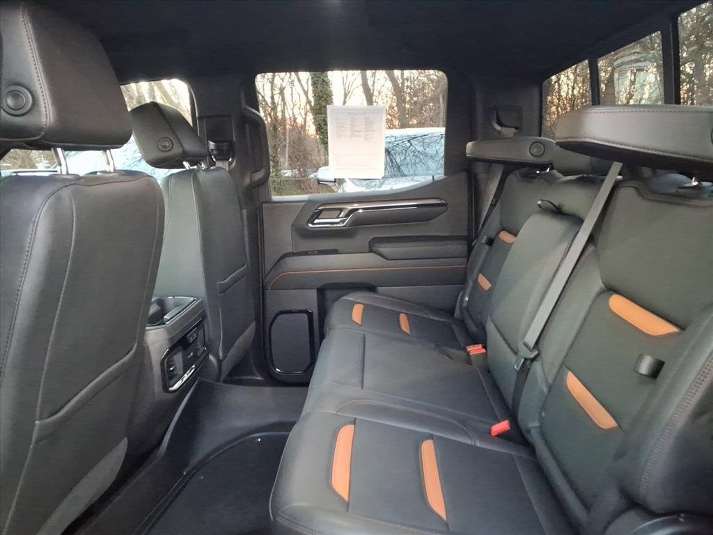 Used 2024 GMC Sierra 1500 AT4 w/ Technology Package image 17