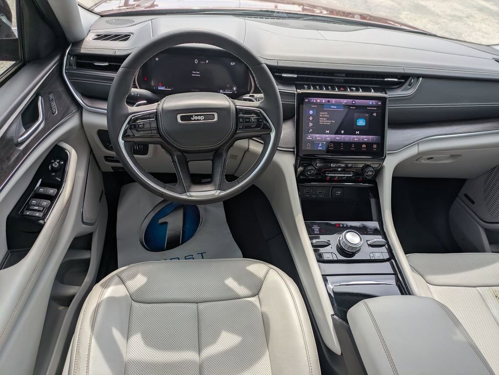 Used 2023 Jeep Grand Cherokee Overland image 27