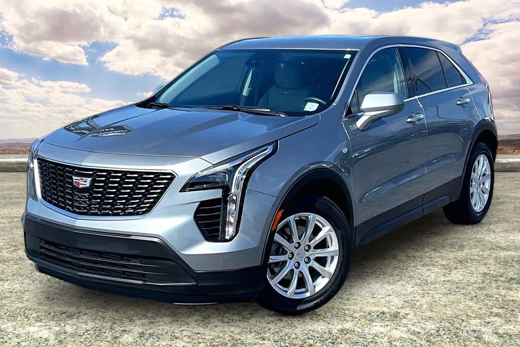 Certified 2023 Cadillac XT4 Luxury w/ Driver Awareness Package image 3