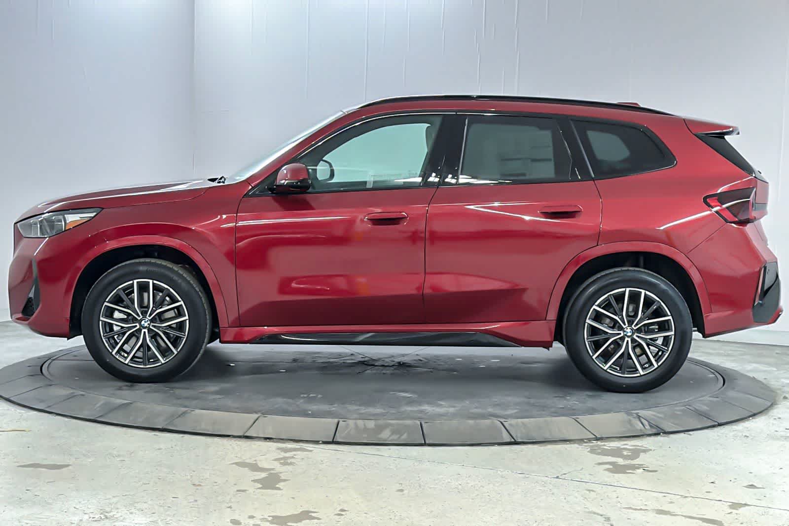 New 2026 BMW X1 xDrive28i w/ M Sport Package AWD/4WD image 5