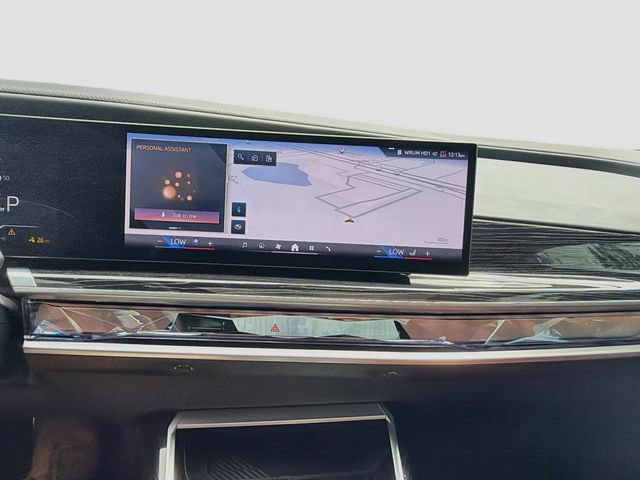 Used 2025 BMW i7 eDrive50 w/ M Sport Package RWD image 31