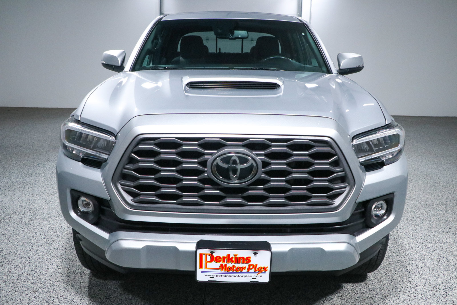 Used 2022 Toyota Tacoma TRD Sport w/ Technology Package AWD/4WD image 4