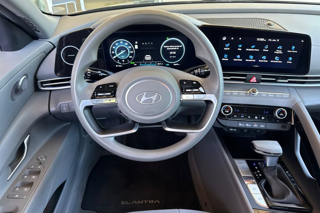 Used 2024 Hyundai Elantra Blue FWD image 16