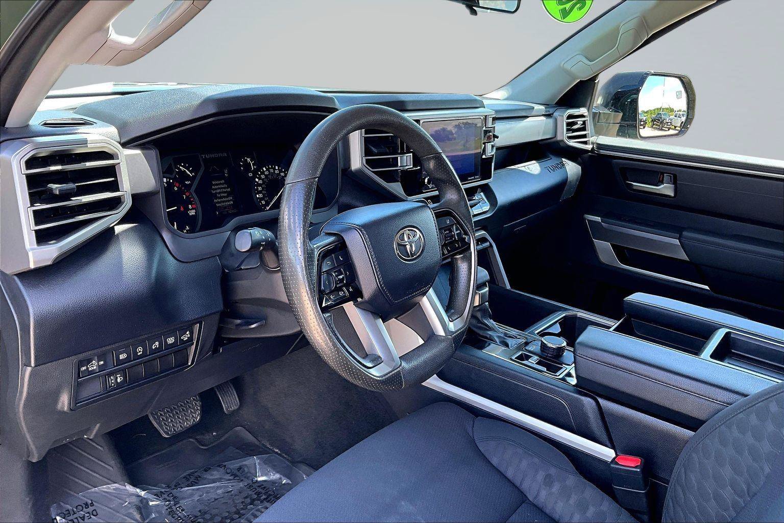 Used 2022 Toyota Tundra SR5 w/ SR5 Convenience Package AWD/4WD image 16