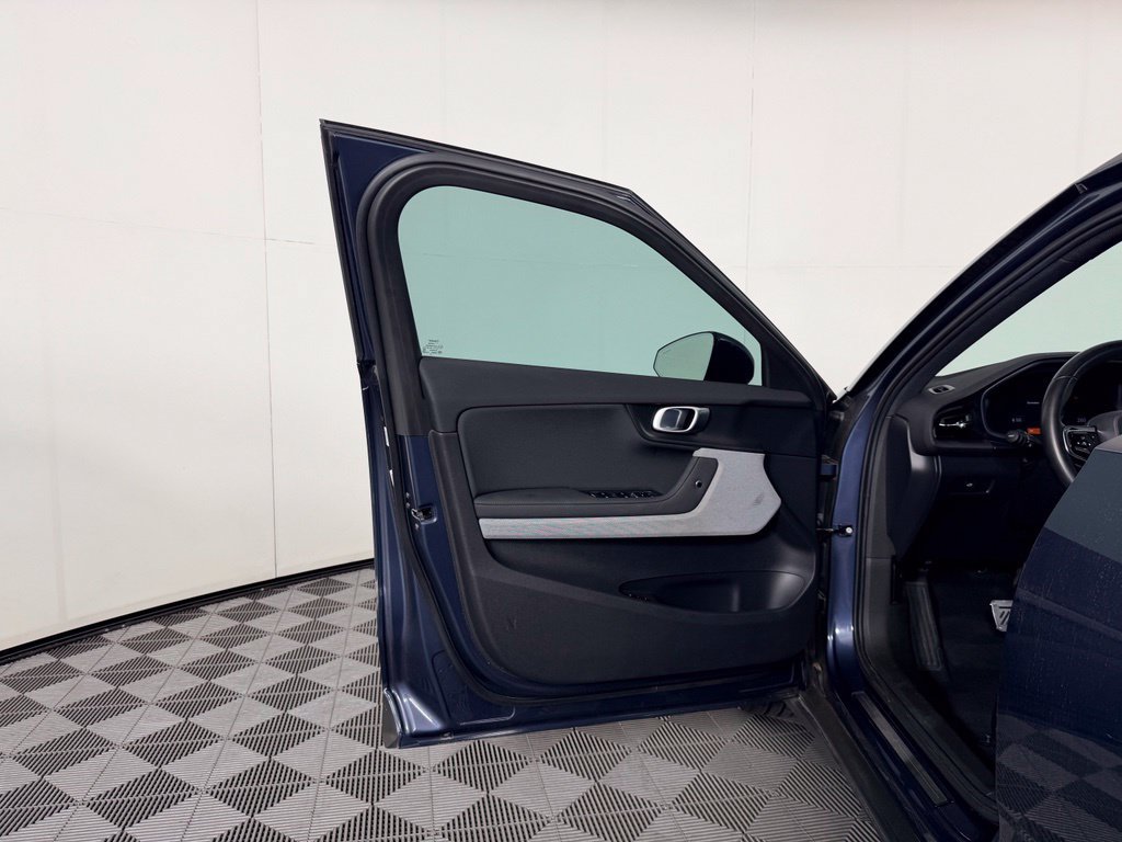 Used 2024 Polestar Polestar 2 RWD image 23