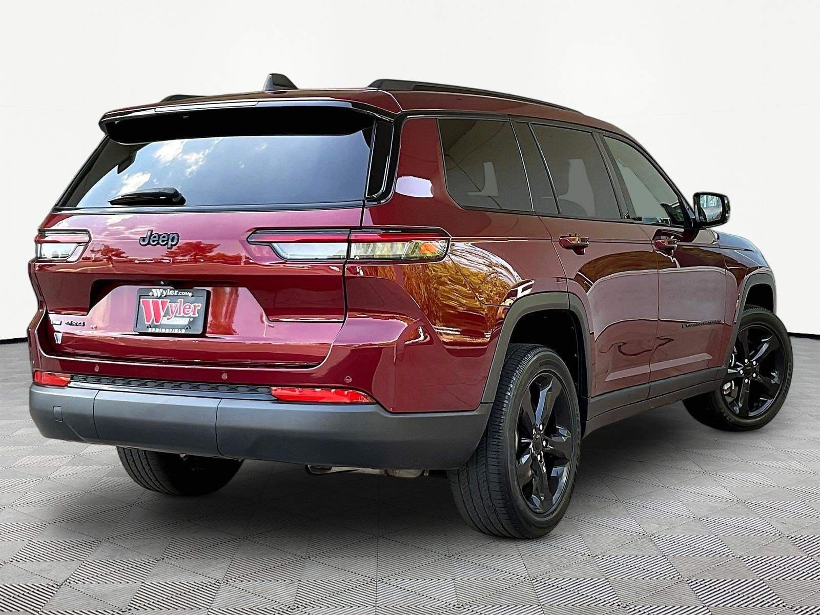 Used 2023 Jeep Grand Cherokee L Laredo AWD/4WD image 6