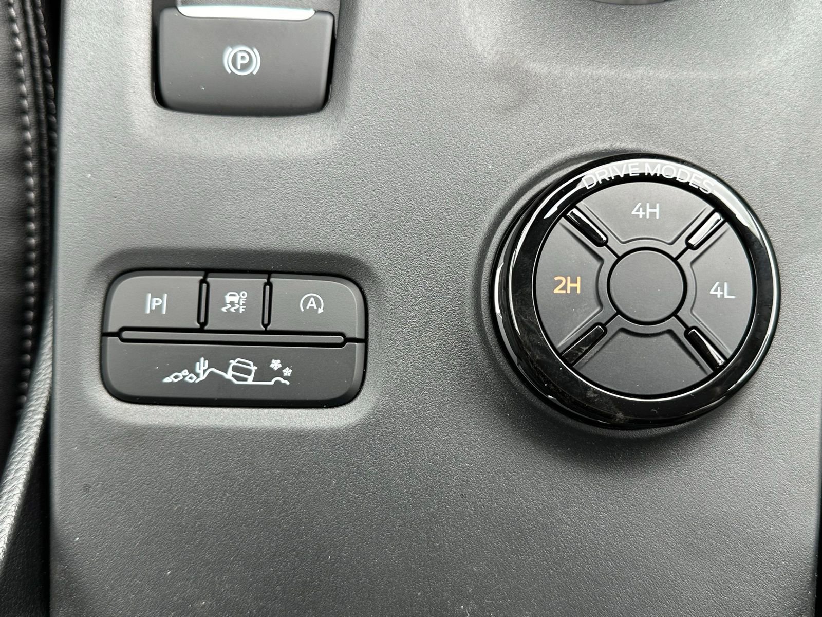 Used 2025 Ford Ranger Lariat w/ FX4 Off-Road Package AWD/4WD image 26