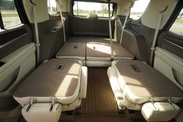 Used 2022 GMC Yukon Denali RWD image 24