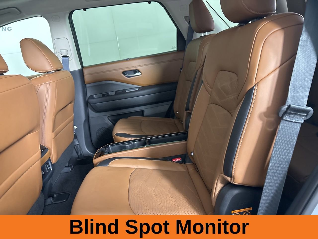 Used 2025 Nissan Pathfinder Platinum image 23