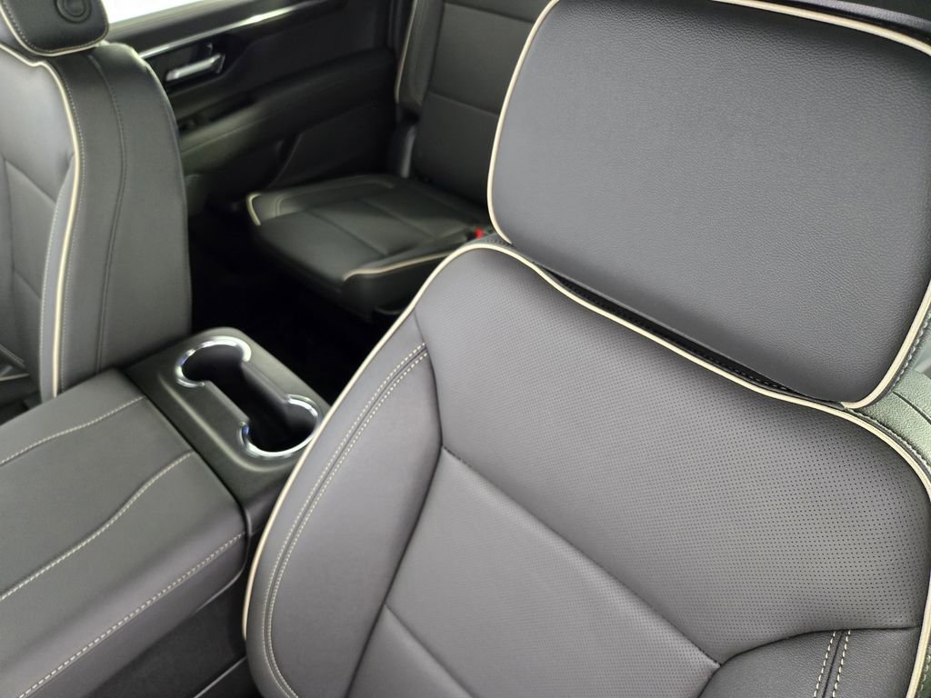 New 2026 Chevrolet Suburban Premier w/ Sun And Tow Package image 28