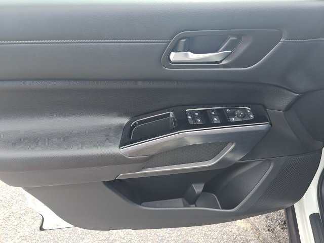 Used 2023 Nissan Pathfinder SL image 10