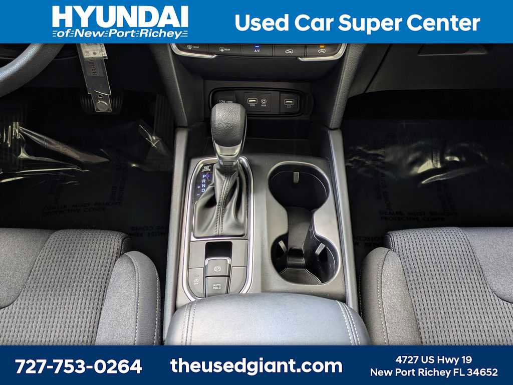 Used 2020 Hyundai Santa Fe SE image 21