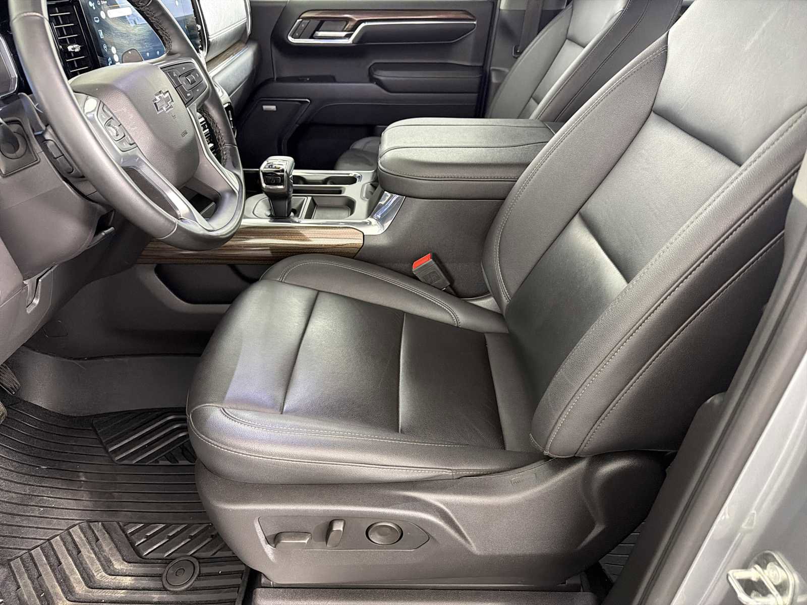 Used 2024 Chevrolet Silverado 1500 LT Trail Boss w/ LT Trail Boss Premium Package image 7