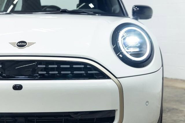 Certified 2025 MINI Cooper 2-Door Hardtop image 8