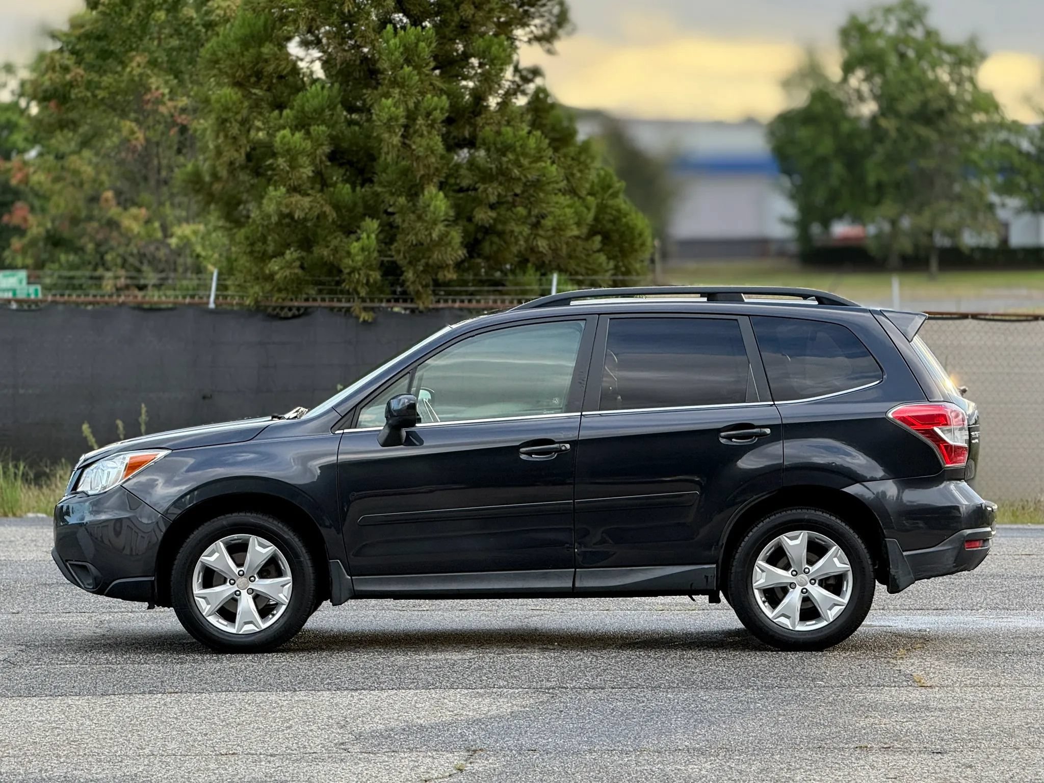 Used 2014 Subaru Forester 2.5i Limited AWD/4WD image 8