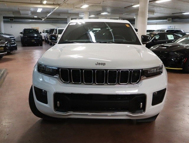 New 2023 Jeep Grand Cherokee Overland w/ Adv Protech Group III image 2