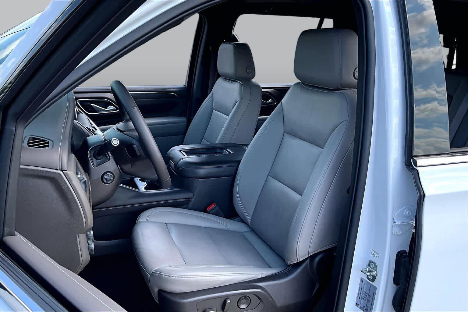Used 2022 Chevrolet Tahoe LT w/ Luxury Package RWD image 8