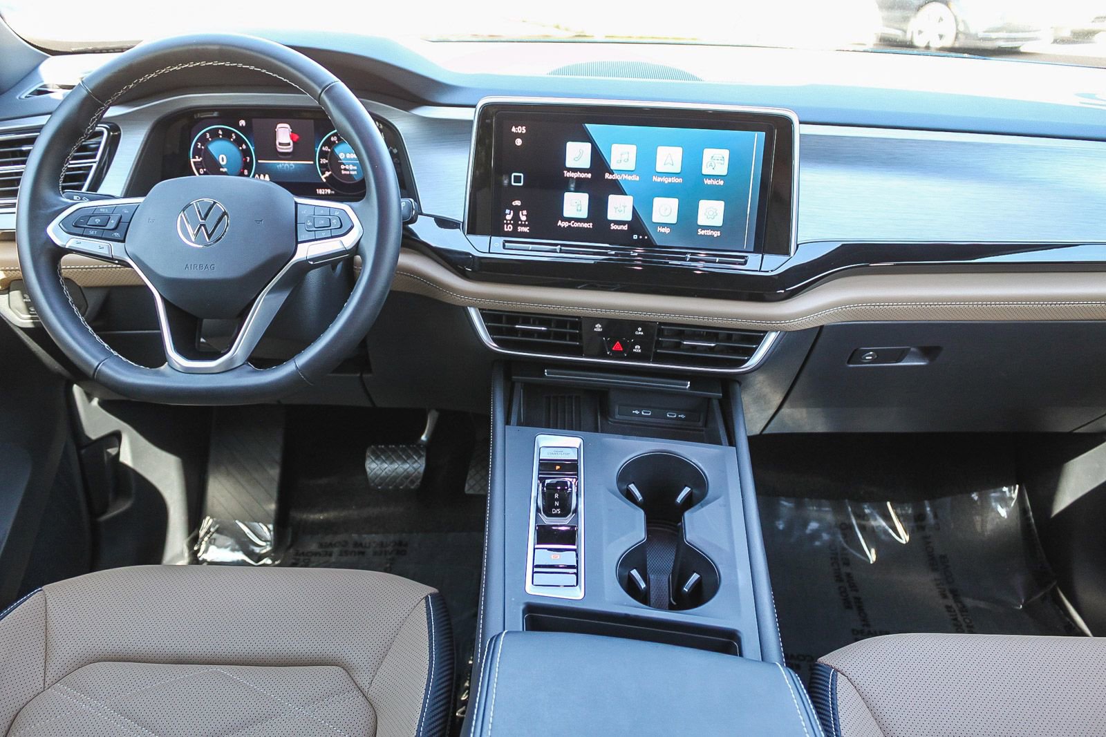 Used 2025 Volkswagen Atlas Cross Sport SE image 13