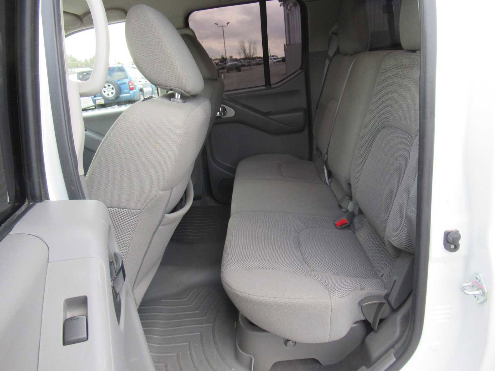 Used 2021 Nissan Frontier SV image 15