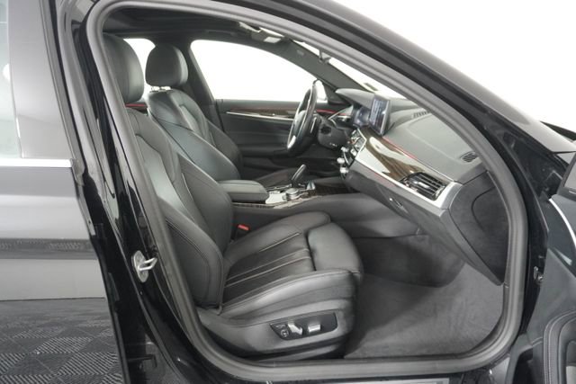 Used 2021 BMW 530i w/ Premium Package image 41