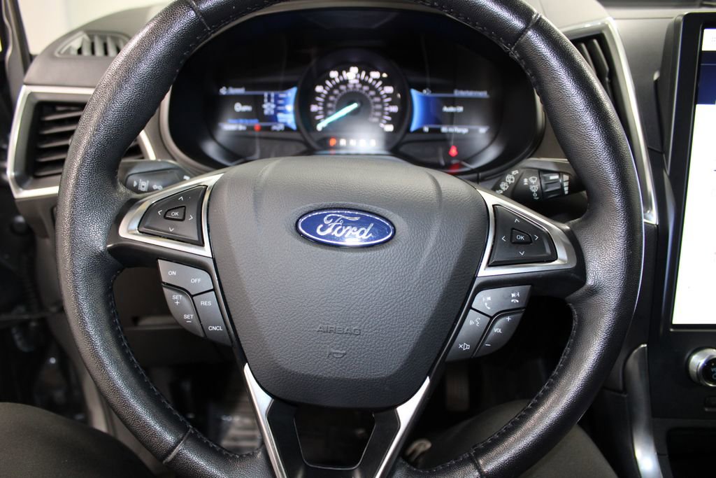 Used 2024 Ford Edge Titanium image 35