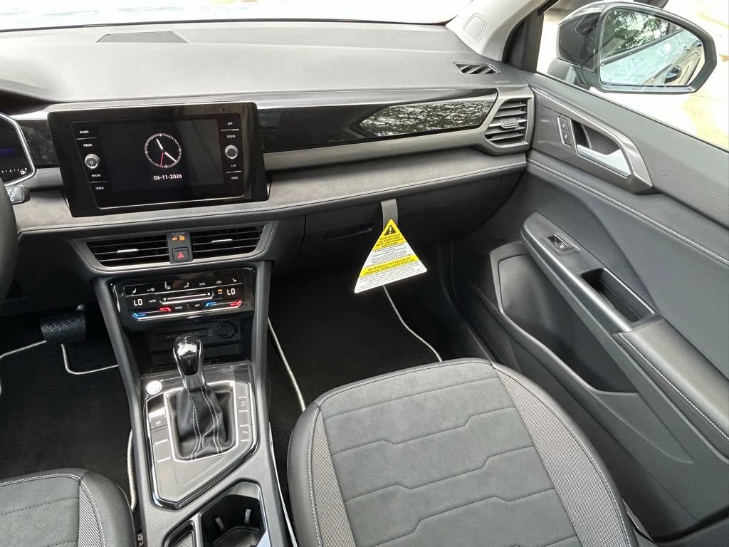 New 2026 Volkswagen Taos SE FWD image 11