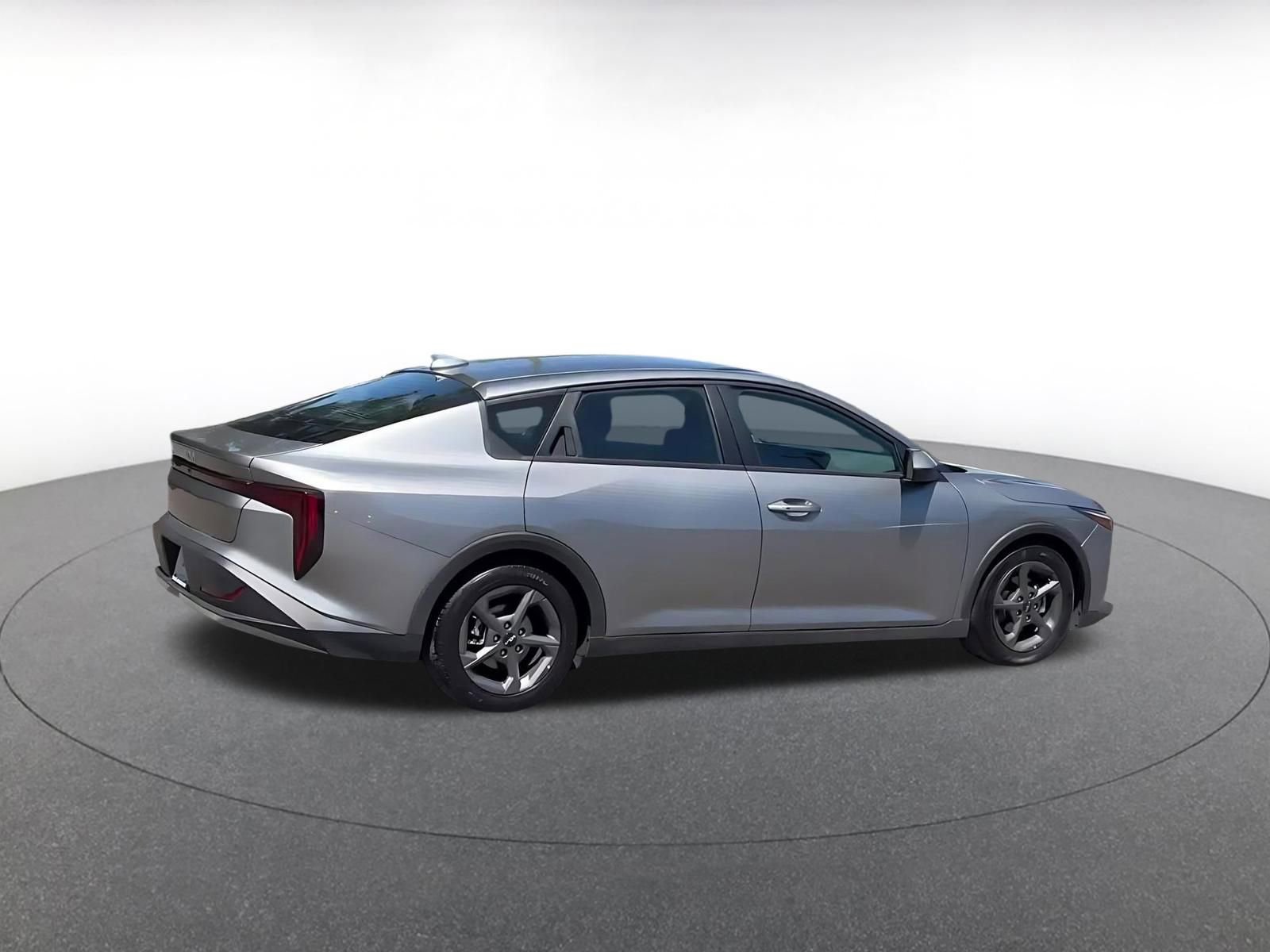 Used 2025 Kia K4 FWD image 15