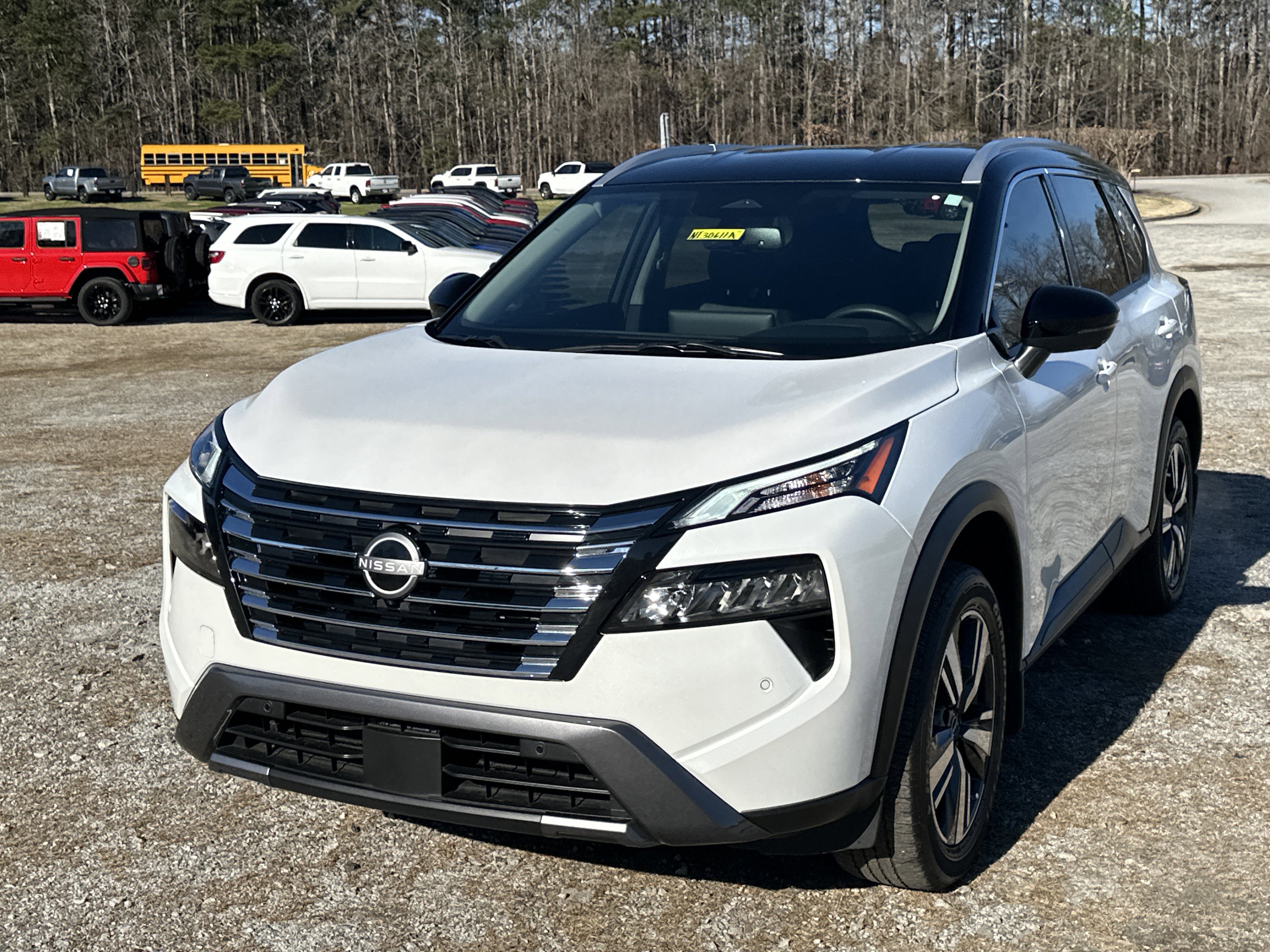 Used 2024 Nissan Rogue SL image 1