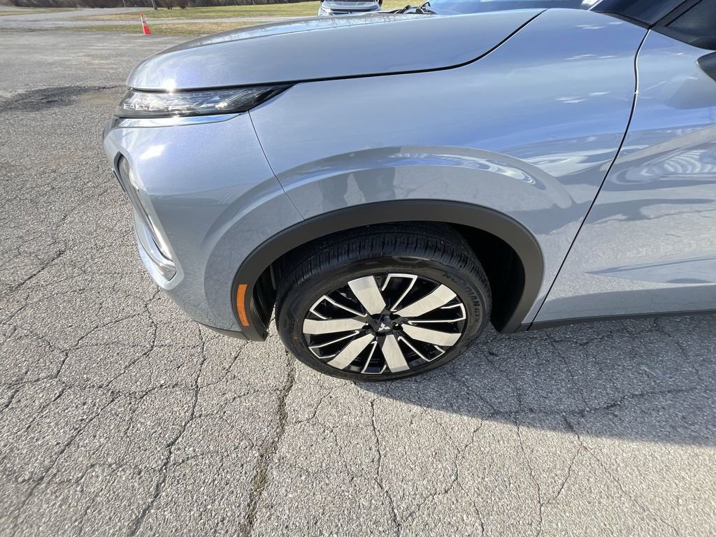 New 2026 Mitsubishi Outlander SE image 10