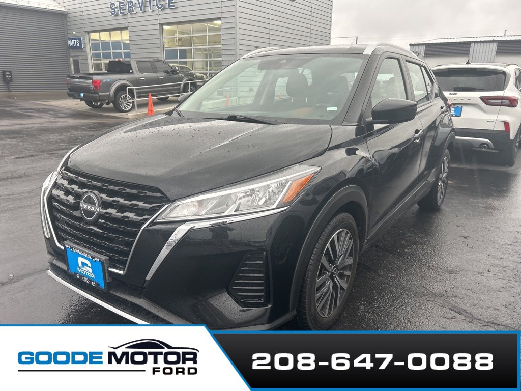 Used 2022 Nissan Kicks SV image 1