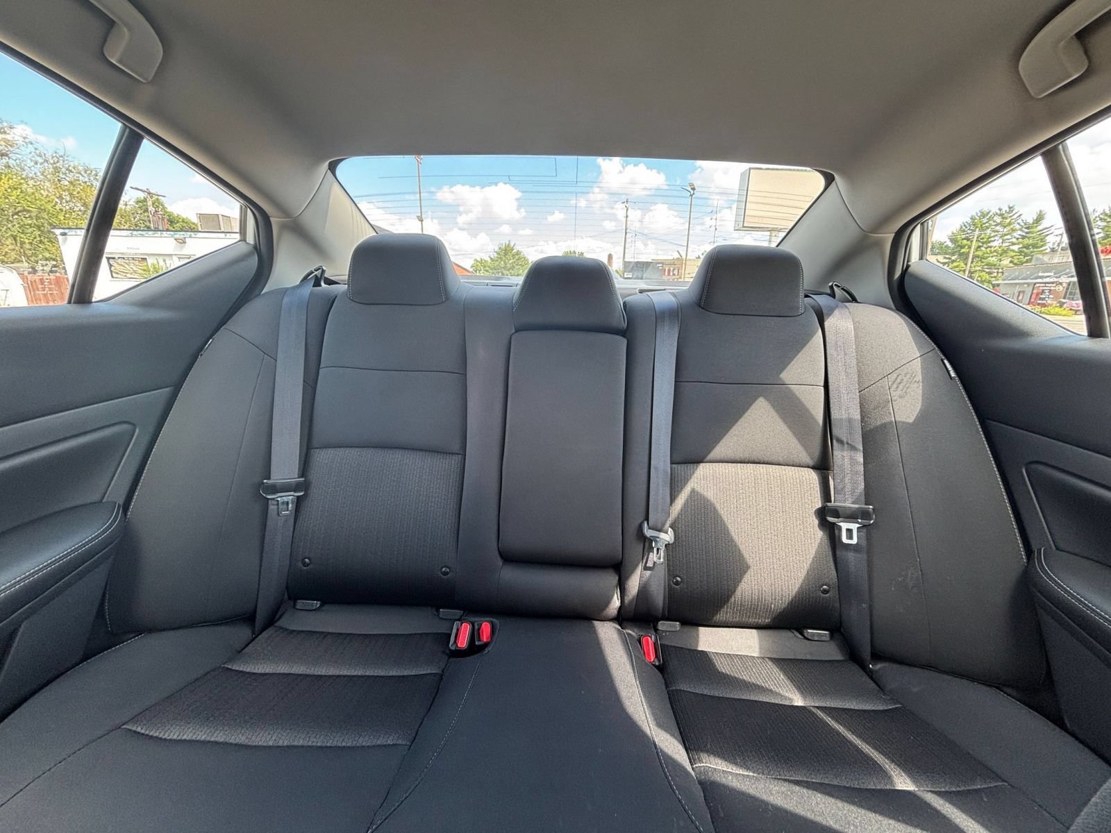 Used 2025 Nissan Altima 2.5 SV FWD image 37