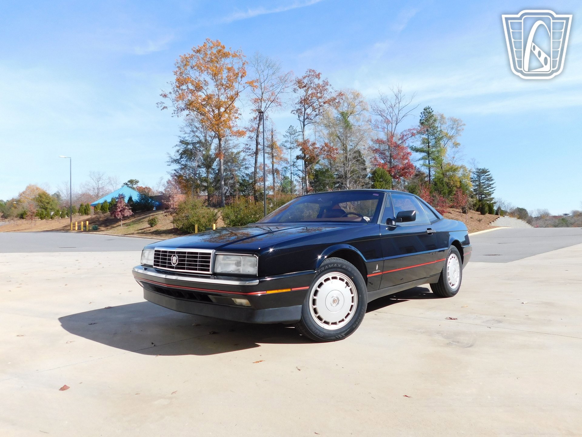 Used 1989 Cadillac Allante FWD image 2