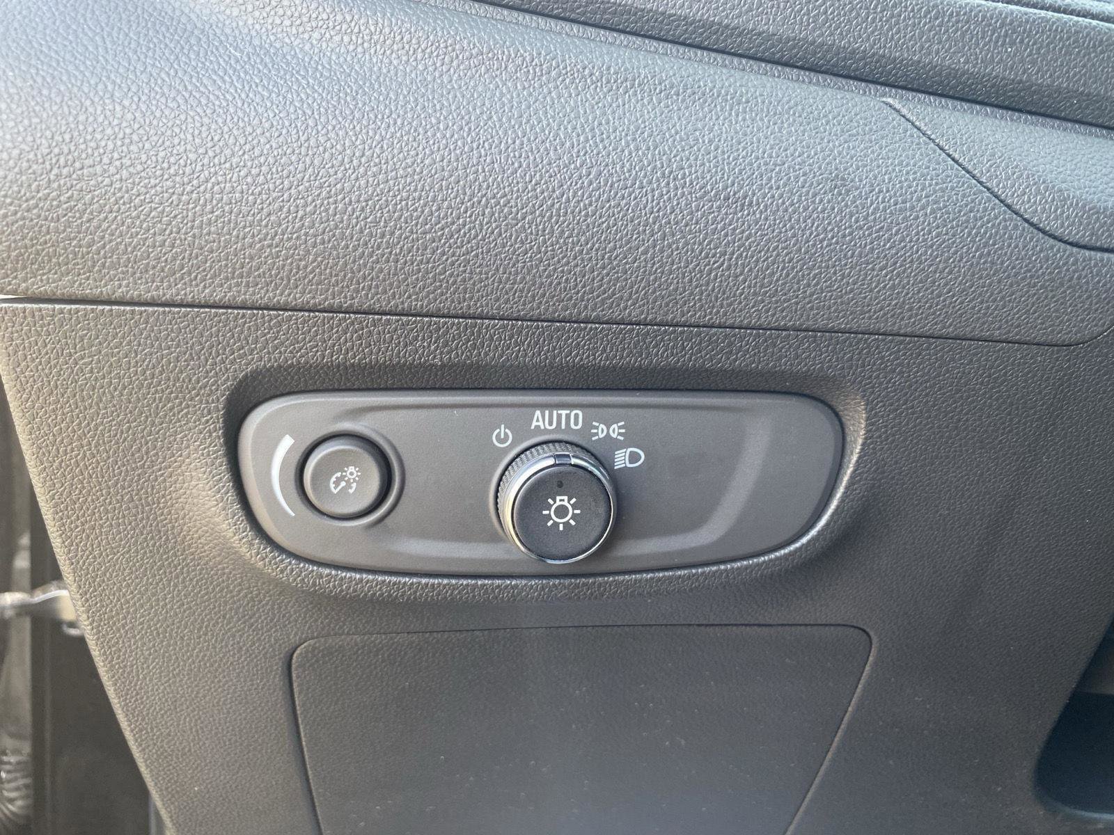 Used 2024 Buick Encore GX Sport Touring image 17