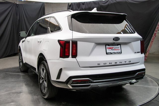 Used 2021 Kia Sorento EX image 10