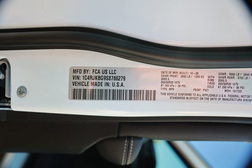 New 2025 Jeep Grand Cherokee L Limited image 34