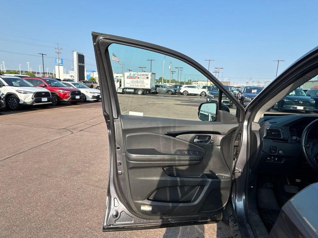 Used 2019 Honda Pilot Elite image 11